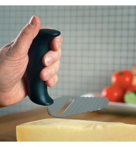 Cuchillo de queso pequeño con mango oblicuo